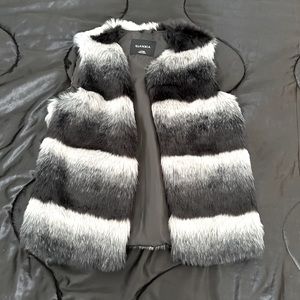 Fur vest black and white
